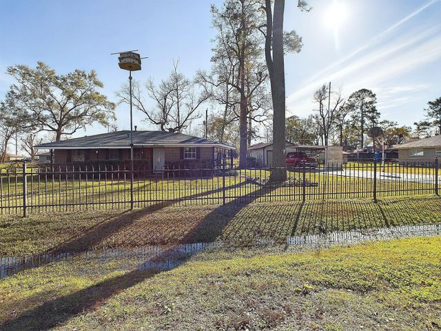 2814 Balmorhea Avenue, Houston, TX 77039