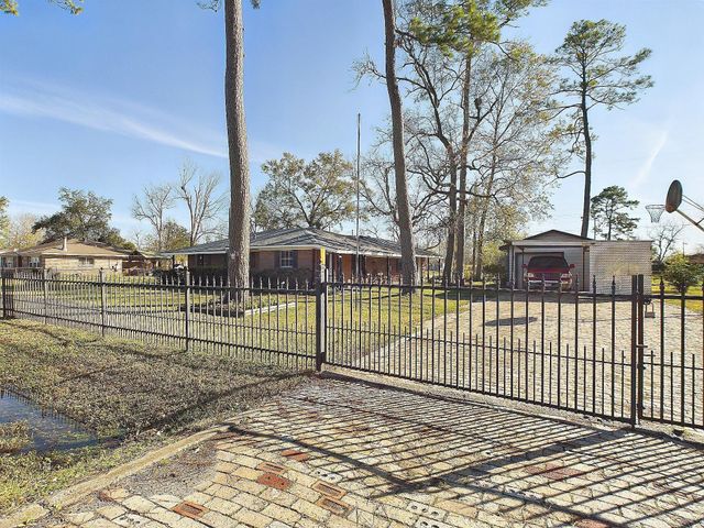 2814 Balmorhea Avenue, Houston, TX 77039