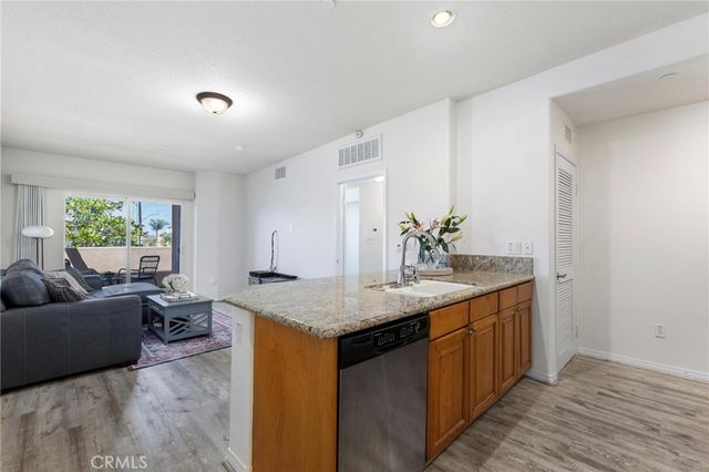 2750 Artesia 458, Redondo Beach, CA 90278