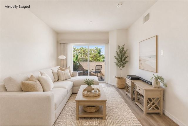 2750 Artesia 458, Redondo Beach, CA 90278