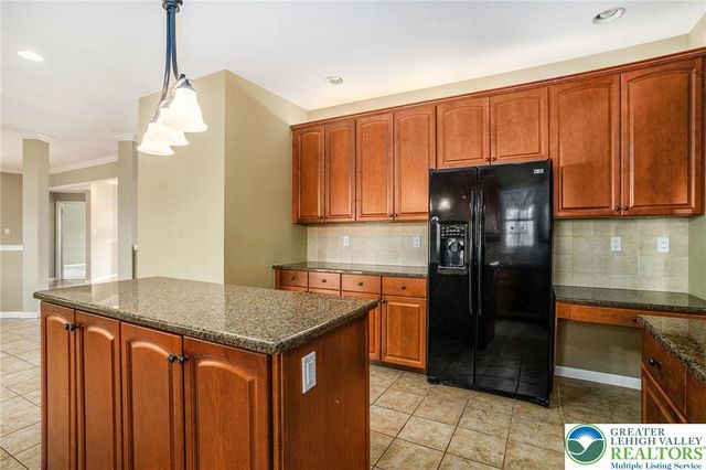 3186 Overlook Drive, Lower Macungie Twp, PA 18049