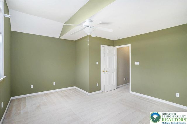 3186 Overlook Drive, Lower Macungie Twp, PA 18049