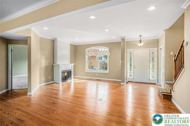 3186 Overlook Drive, Lower Macungie Twp, PA 18049