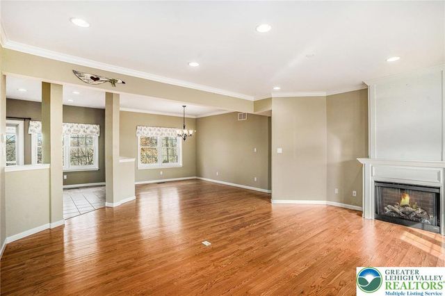 3186 Overlook Drive, Lower Macungie Twp, PA 18049