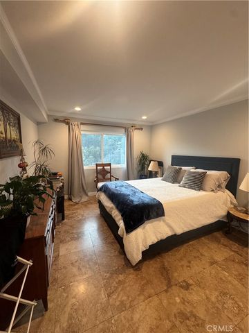 2700 Cahuenga Boulevard E 4223, Los Angeles, CA 90068