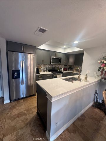 2700 Cahuenga Boulevard E 4223, Los Angeles, CA 90068