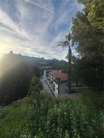 2700 Cahuenga Boulevard E 4223, Los Angeles, CA 90068