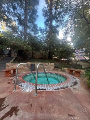2700 Cahuenga Boulevard E 4223, Los Angeles, CA 90068
