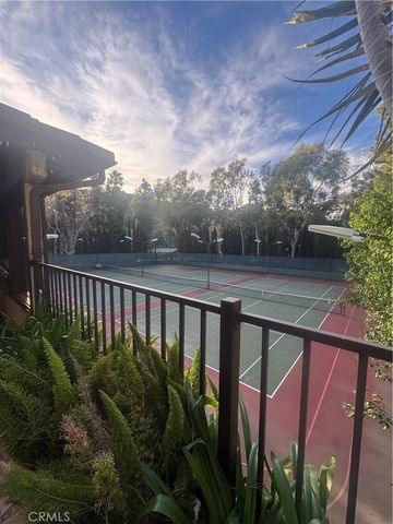 2700 Cahuenga Boulevard E 4223, Los Angeles, CA 90068