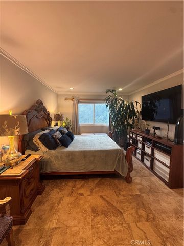 2700 Cahuenga Boulevard E 4223, Los Angeles, CA 90068