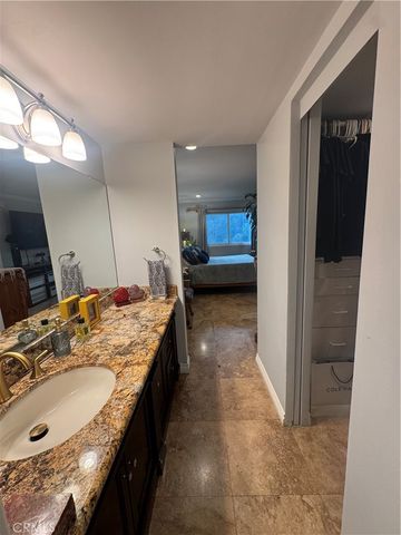 2700 Cahuenga Boulevard E 4223, Los Angeles, CA 90068
