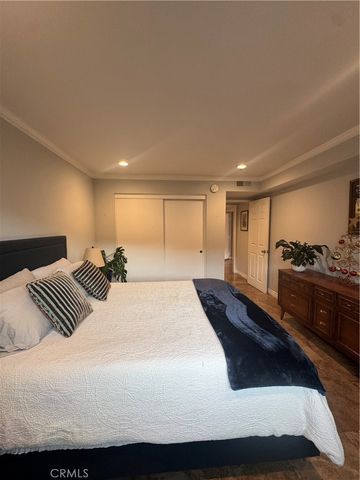 2700 Cahuenga Boulevard E 4223, Los Angeles, CA 90068