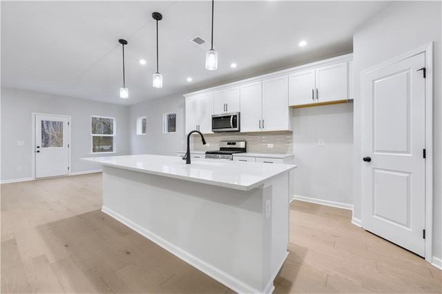 6141 Marigold Way, Atlanta, GA 30349