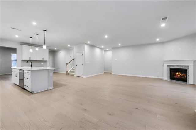 6141 Marigold Way, Atlanta, GA 30349