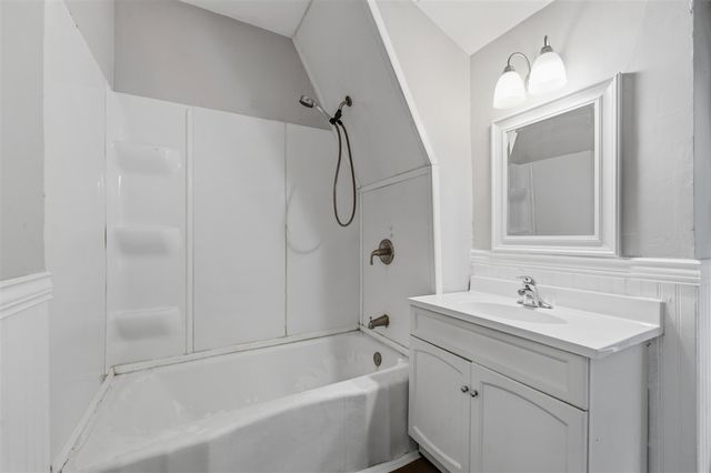 835 Lay Boulevard, Kalamazoo, MI 49001