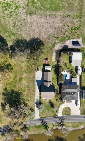 2843 Lee Dr, Pierre Part, LA 70339