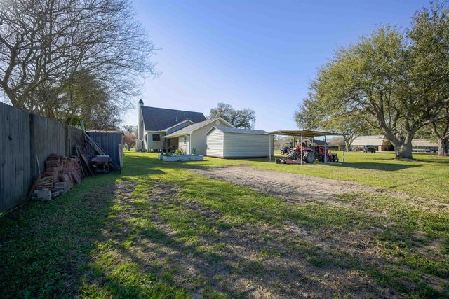 2843 Lee Dr, Pierre Part, LA 70339