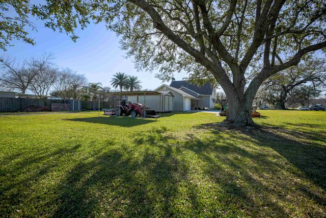 2843 Lee Dr, Pierre Part, LA 70339
