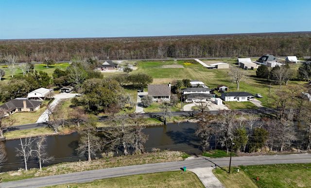 2843 Lee Dr, Pierre Part, LA 70339