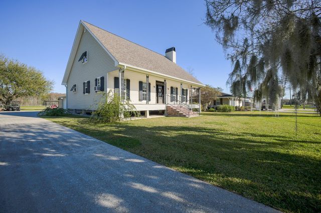 2843 Lee Dr, Pierre Part, LA 70339