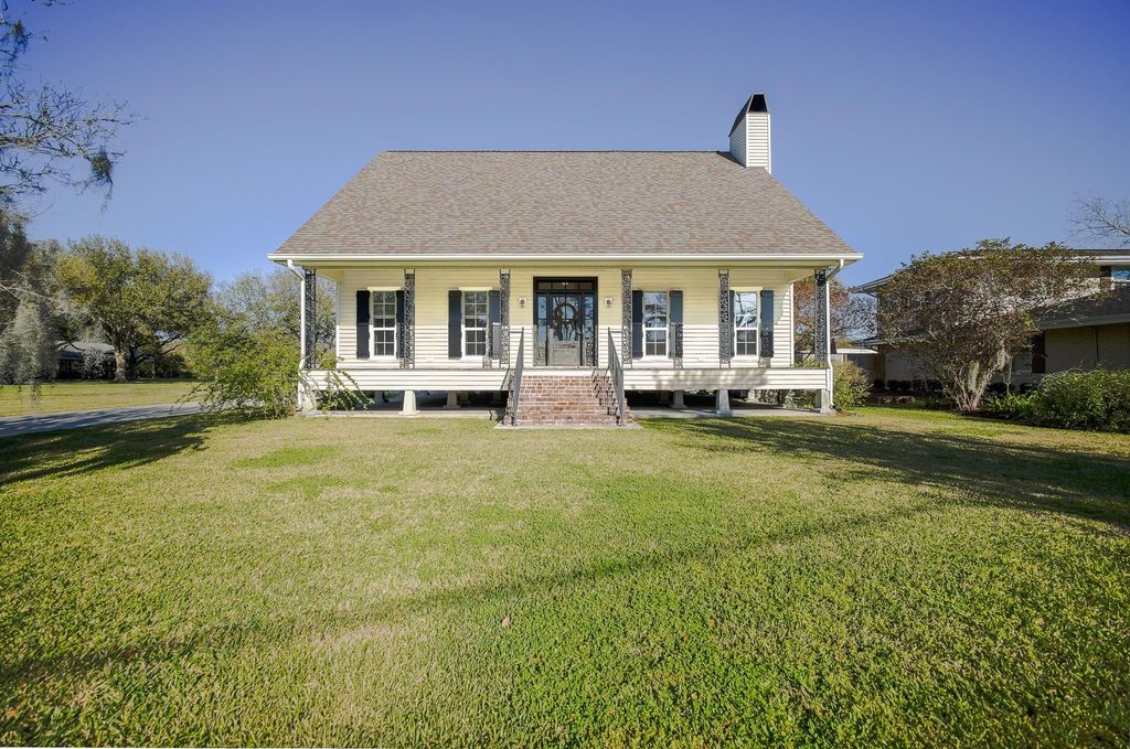 2843 Lee Dr, Pierre Part, LA 70339