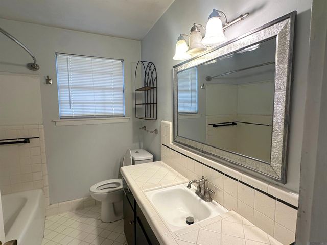 10225 Barbara St, Baton Rouge, LA 70815