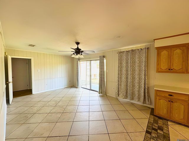 10225 Barbara St, Baton Rouge, LA 70815