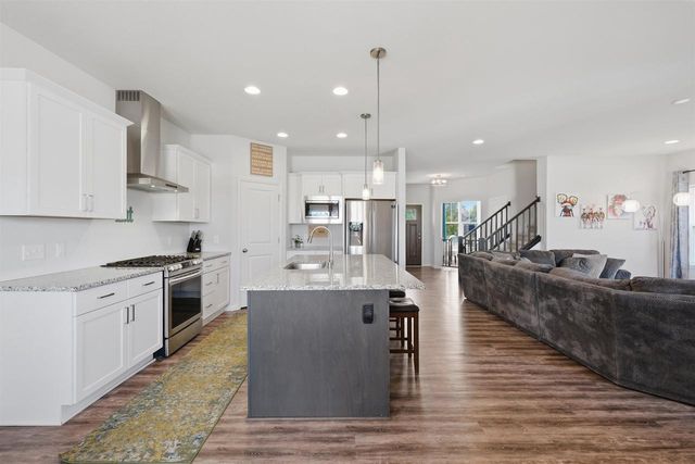 353 Bella Way, Sun Prairie, WI 53590