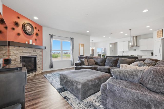 353 Bella Way, Sun Prairie, WI 53590