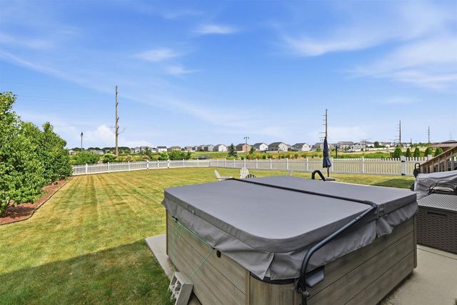 353 Bella Way, Sun Prairie, WI 53590