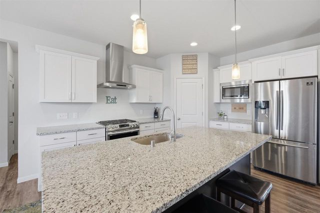 353 Bella Way, Sun Prairie, WI 53590