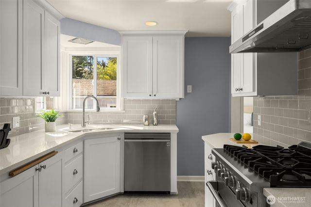 13703 Palatine Avenue N, Seattle, WA 98133