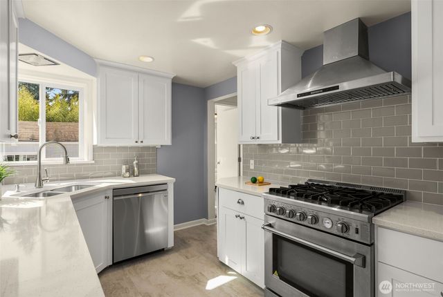 13703 Palatine Avenue N, Seattle, WA 98133