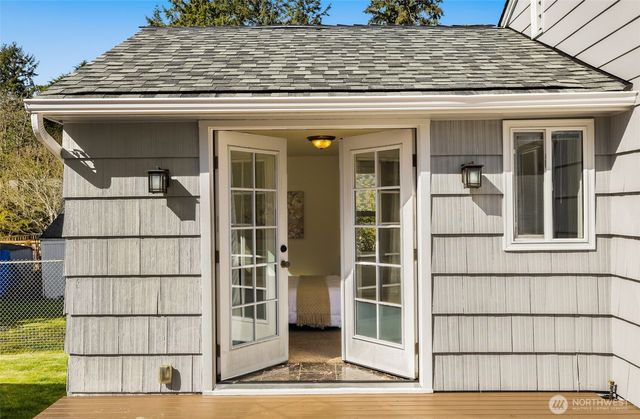 13703 Palatine Avenue N, Seattle, WA 98133