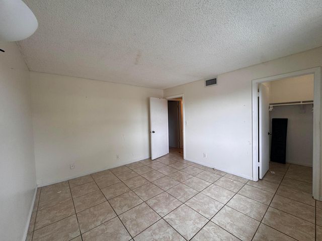 2050 N Congress Avenue 207, West Palm Beach, FL 33401