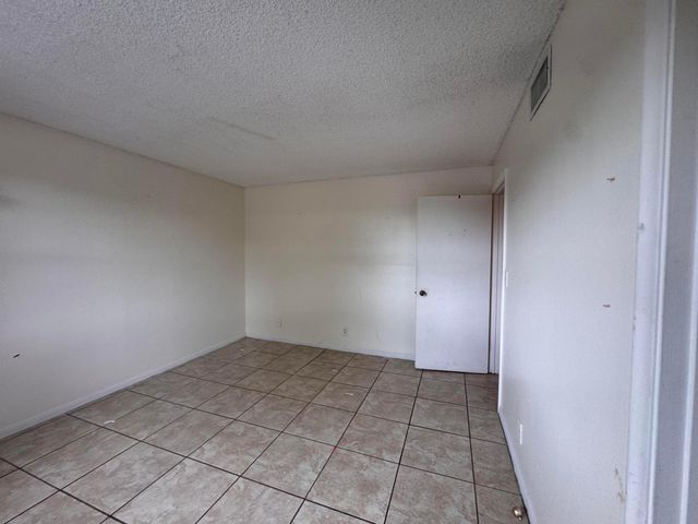 2050 N Congress Avenue 207, West Palm Beach, FL 33401
