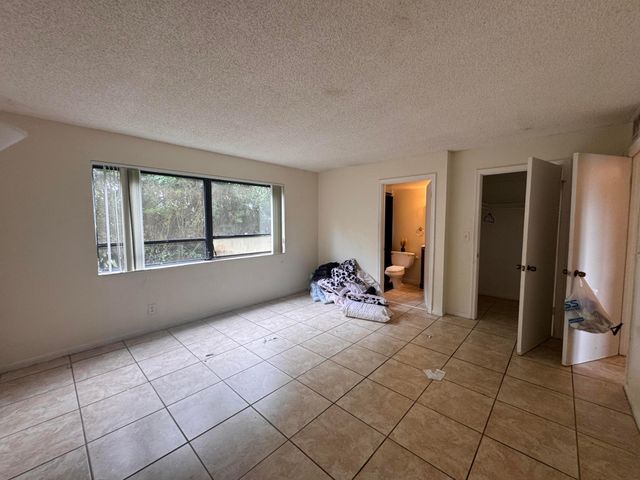 2050 N Congress Avenue 207, West Palm Beach, FL 33401