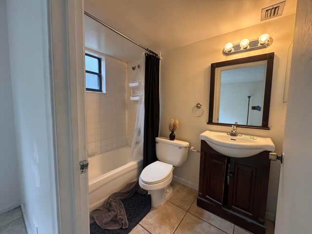2050 N Congress Avenue 207, West Palm Beach, FL 33401