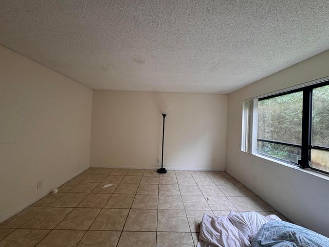 2050 N Congress Avenue 207, West Palm Beach, FL 33401
