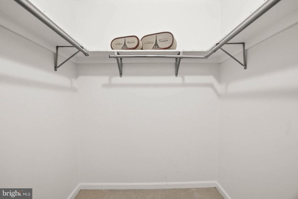 Image 18 of property listing at 11 SILVERWOOD CIR #1, Annapolis, MD 21403