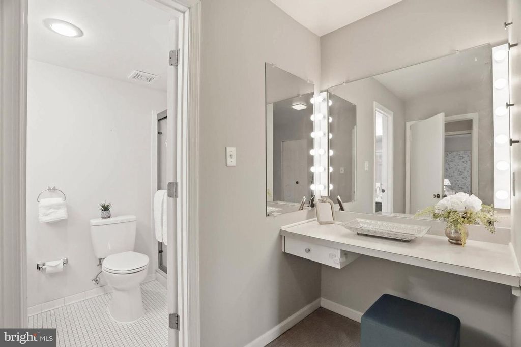 Image 19 of property listing at 11 SILVERWOOD CIR #1, Annapolis, MD 21403