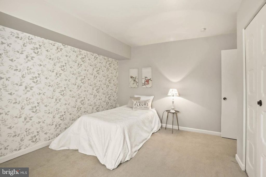 Image 23 of property listing at 11 SILVERWOOD CIR #1, Annapolis, MD 21403