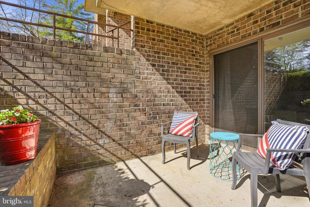 Image 29 of property listing at 11 SILVERWOOD CIR #1, Annapolis, MD 21403