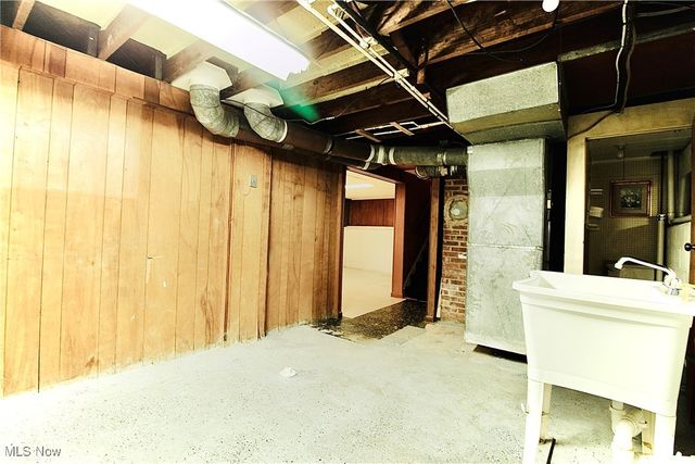 3765 W 116th Street, Cleveland, OH 44111