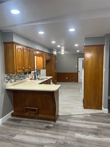 2900 Pecos Street, Fort Worth, TX 76119