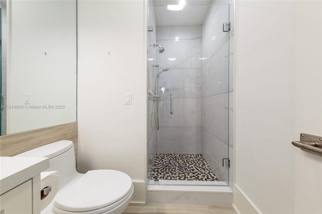 22 south island dr, Key Largo, FL 33037