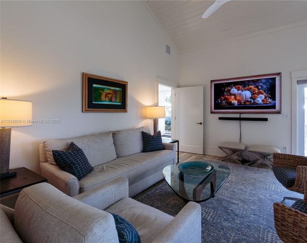 22 south island dr, Key Largo, FL 33037