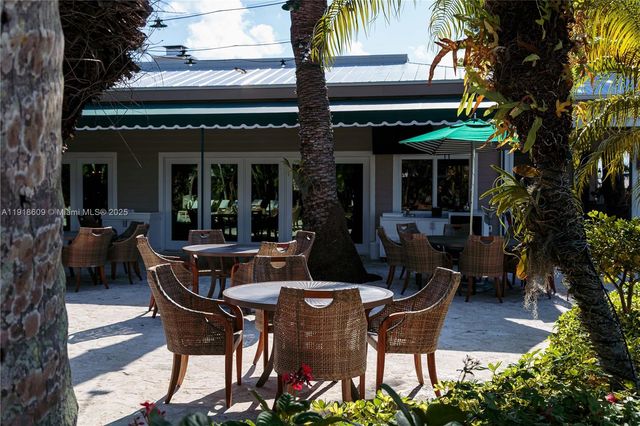 22 south island dr, Key Largo, FL 33037