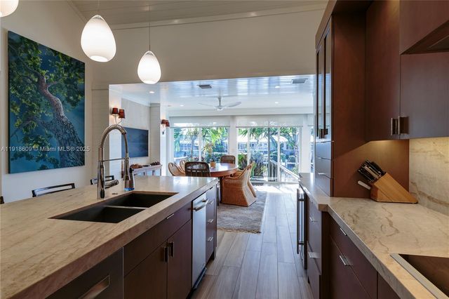 22 south island dr, Key Largo, FL 33037