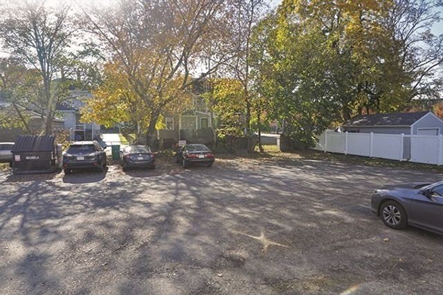 23 Maple St 1R, Waltham, MA 02453